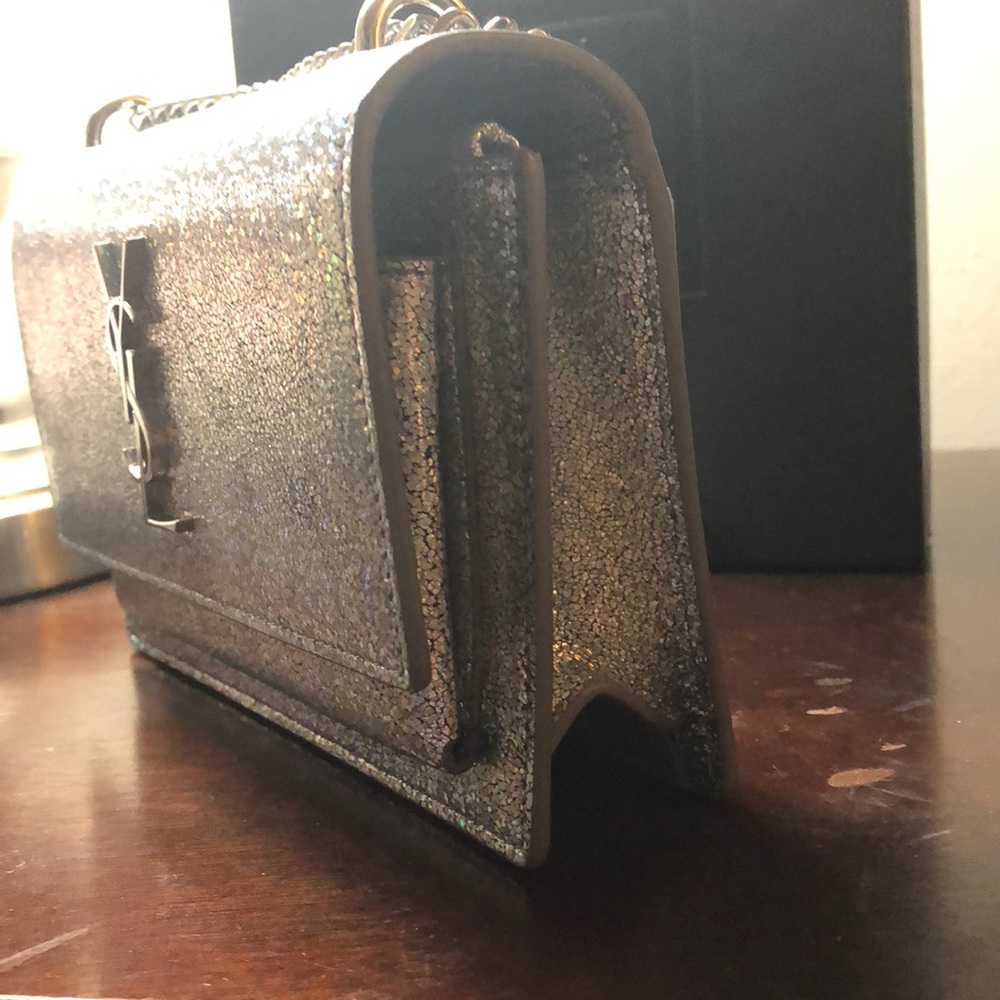 Saint Laurent Metallic Monogram Wallet on Chain - Picture 5 of 6